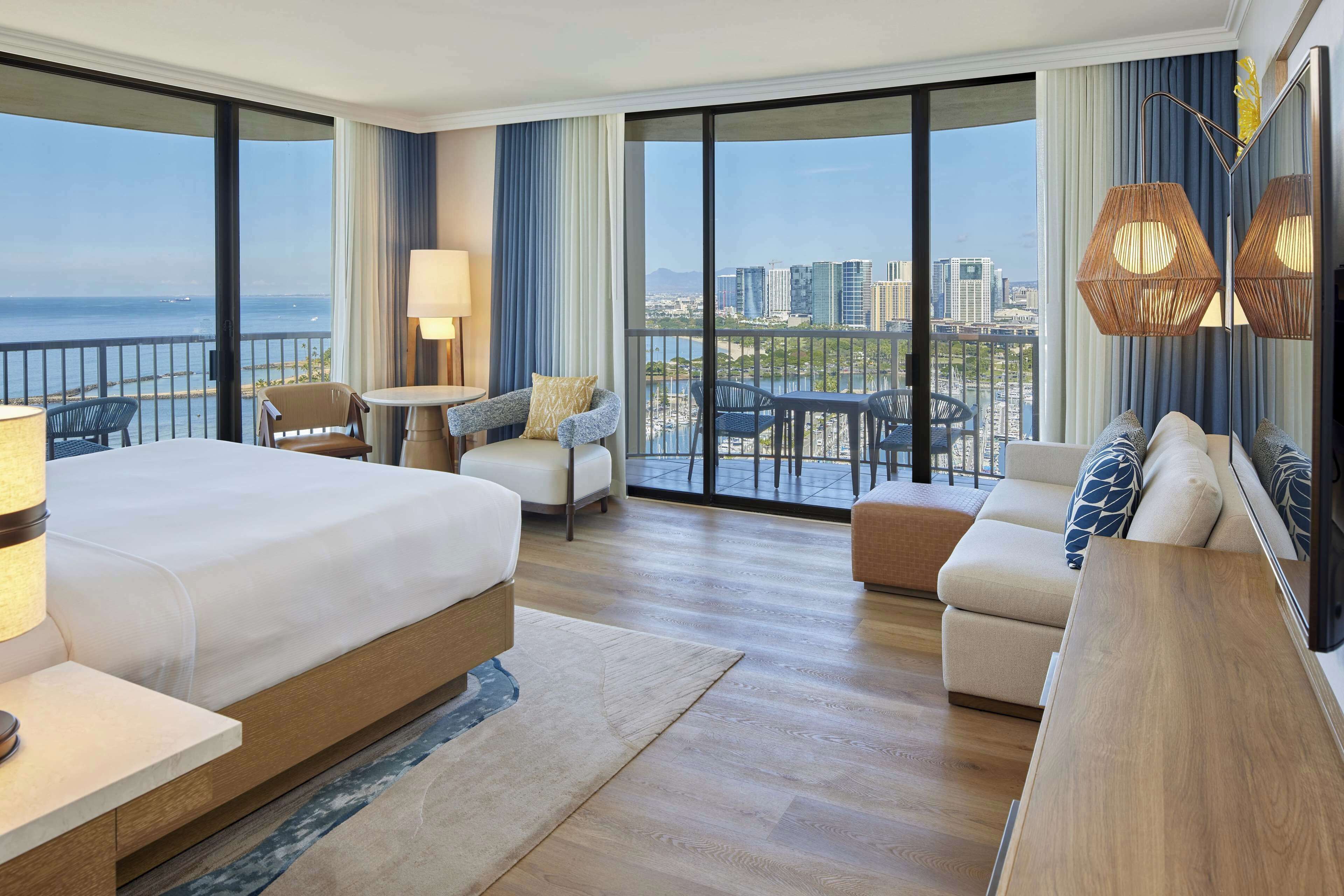 Phòng, 1 giường cỡ king và sofa giường, quang cảnh eo biển (Diamond Head,Rainbow Tower,Renovated) | Bộ đồ giường cao cấp, két bảo mật tại phòng, bàn 