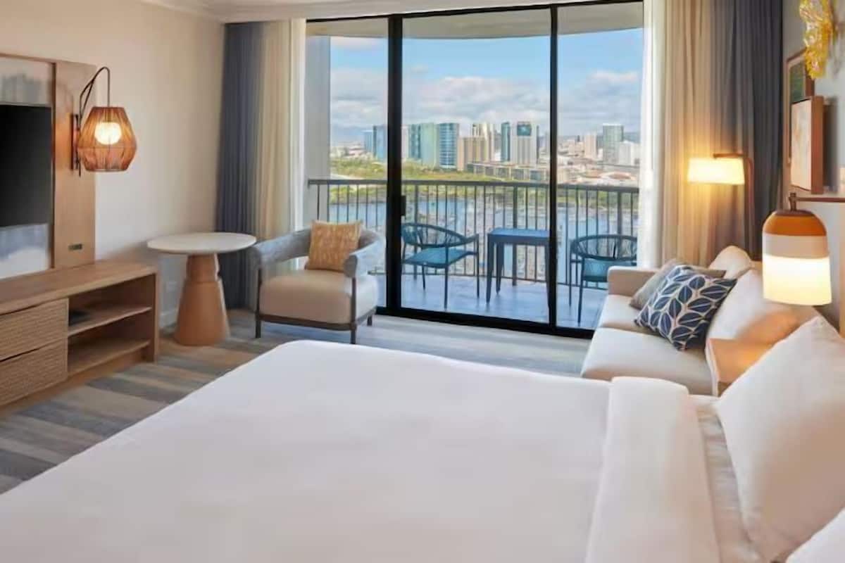 1 bedroom, premium bedding, in-room safe, desk