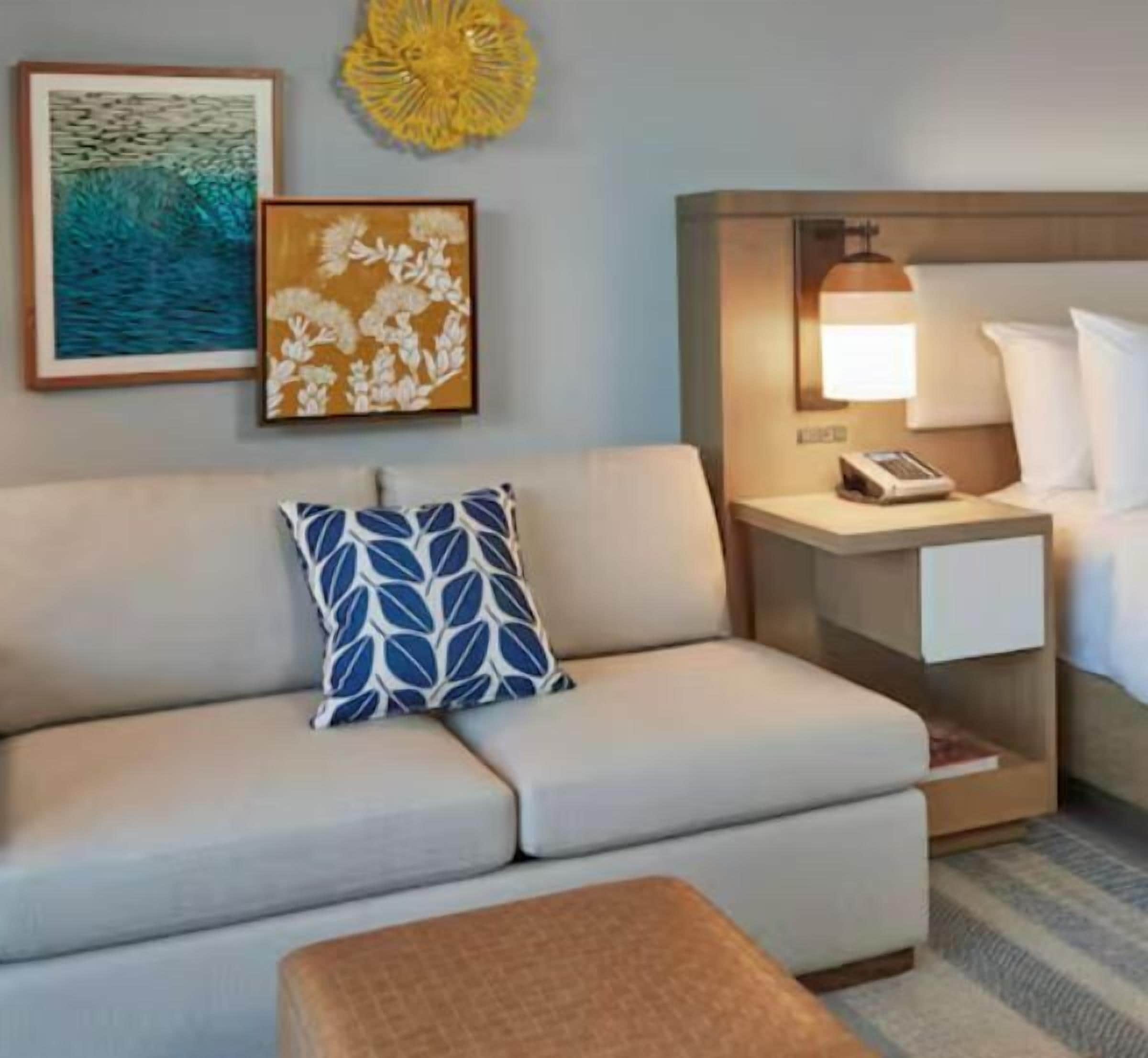 高級寢具、房內夾萬、書桌、手提電腦工作空間