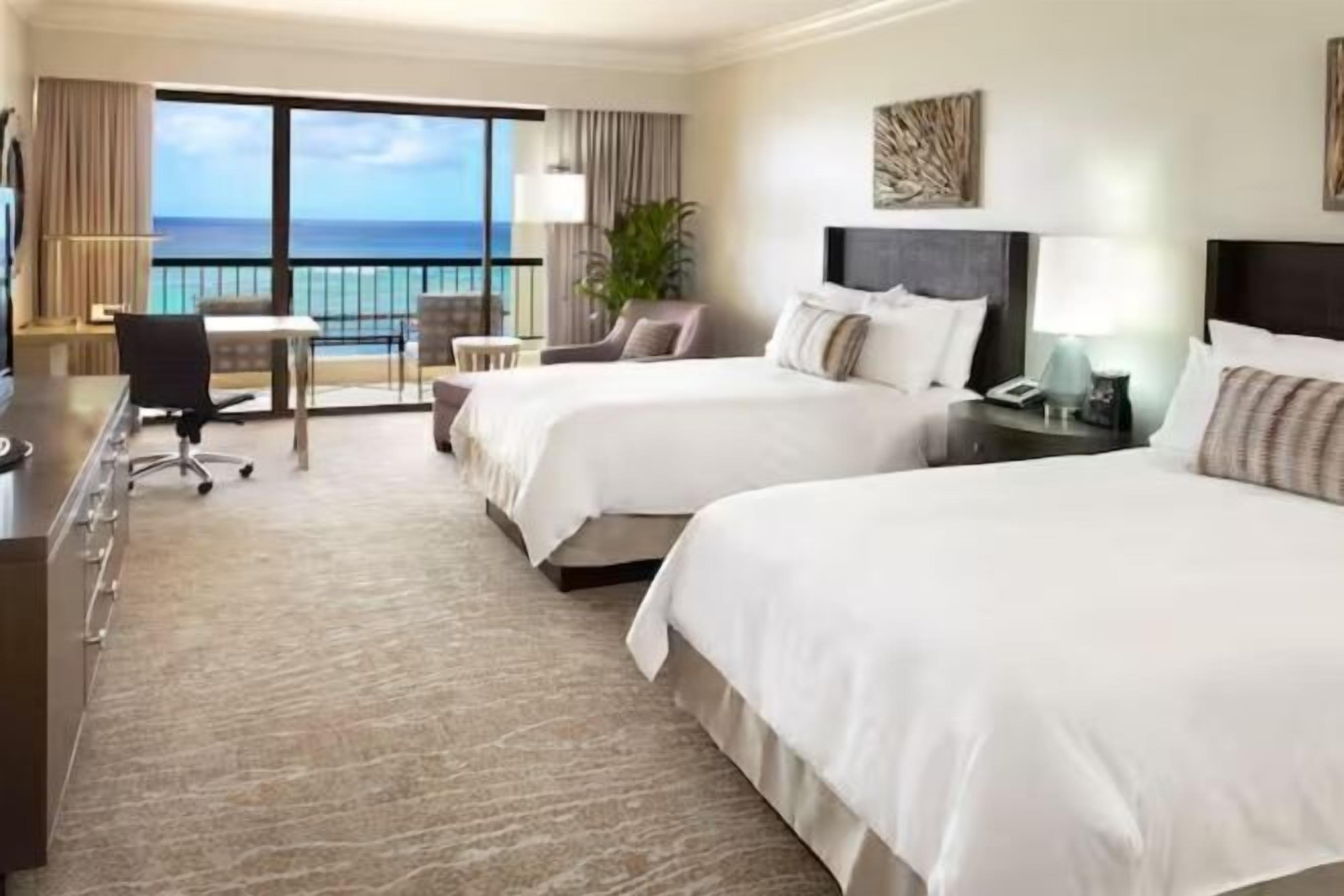 高級寢具、房內夾萬、書桌、手提電腦工作空間