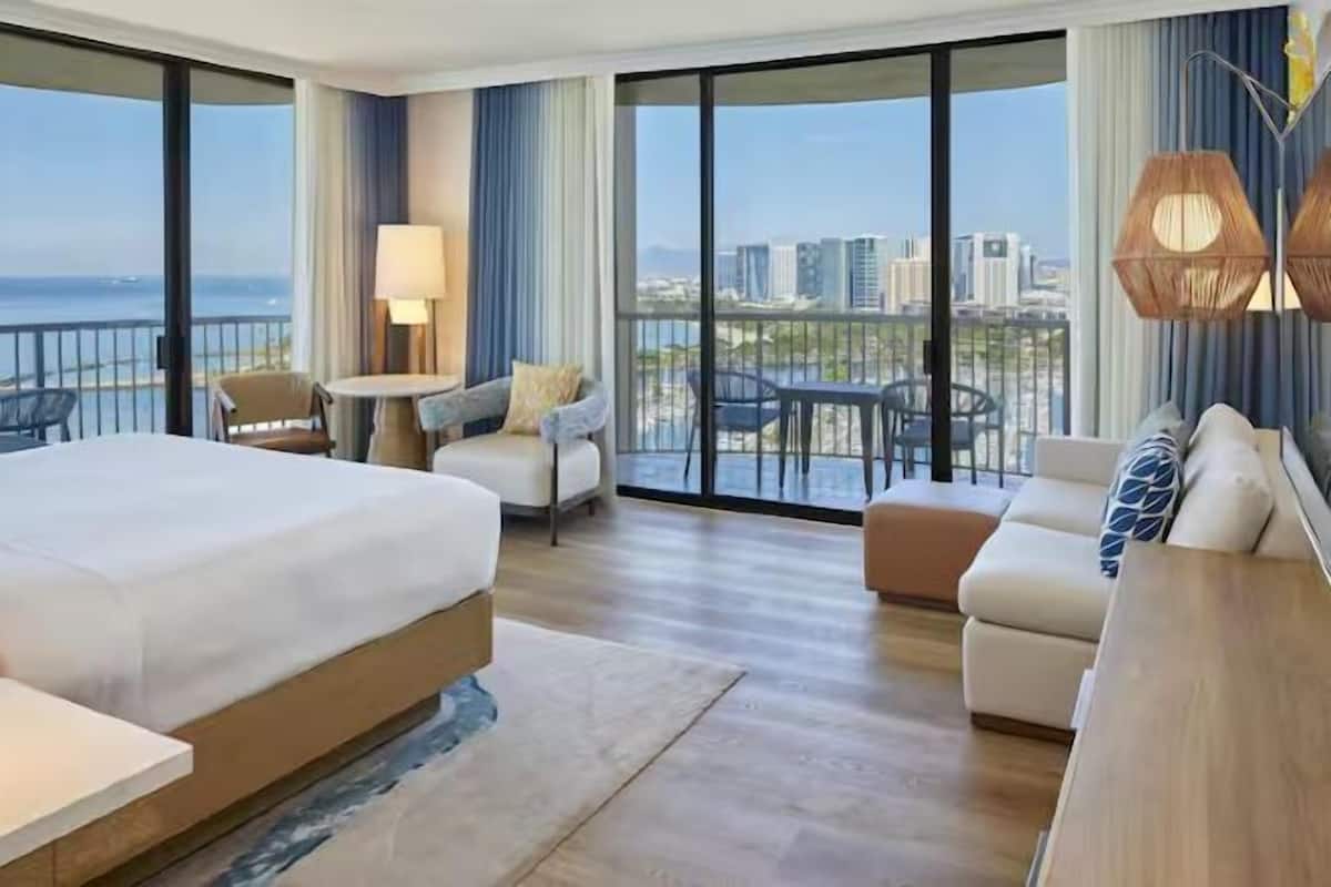 1 bedroom, premium bedding, in-room safe, desk