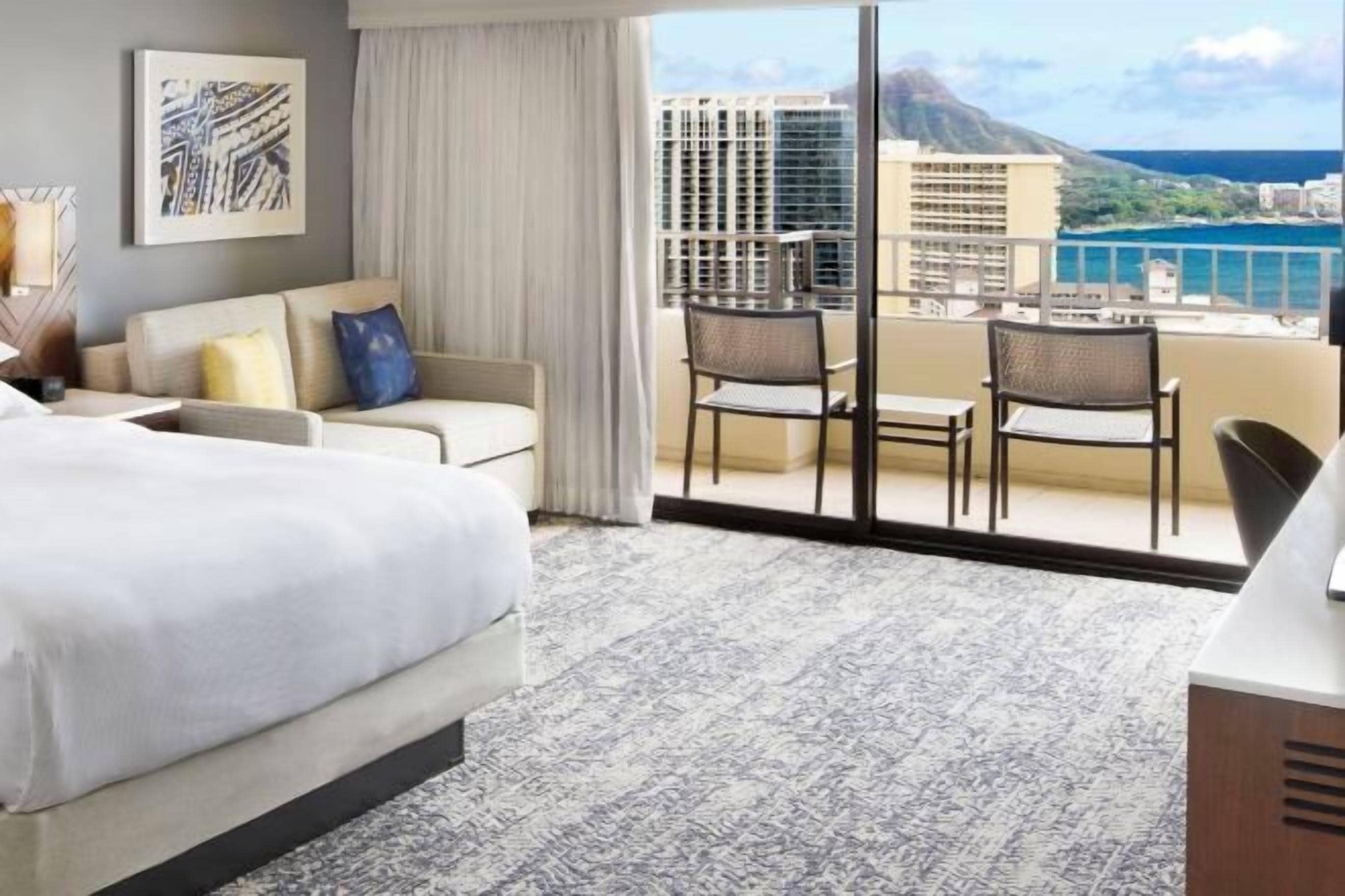 高級寢具、房內夾萬、書桌、手提電腦工作空間