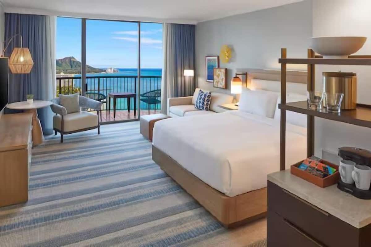 1 bedroom, premium bedding, in-room safe, desk