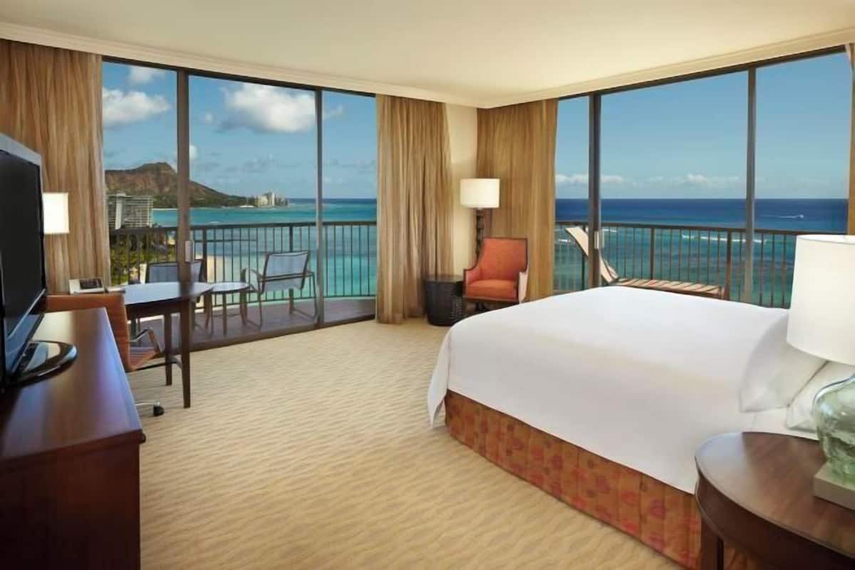 1 bedroom, premium bedding, in-room safe, desk