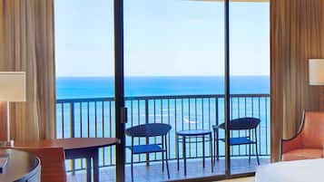 Premium bedding, in-room safe, desk, laptop workspace