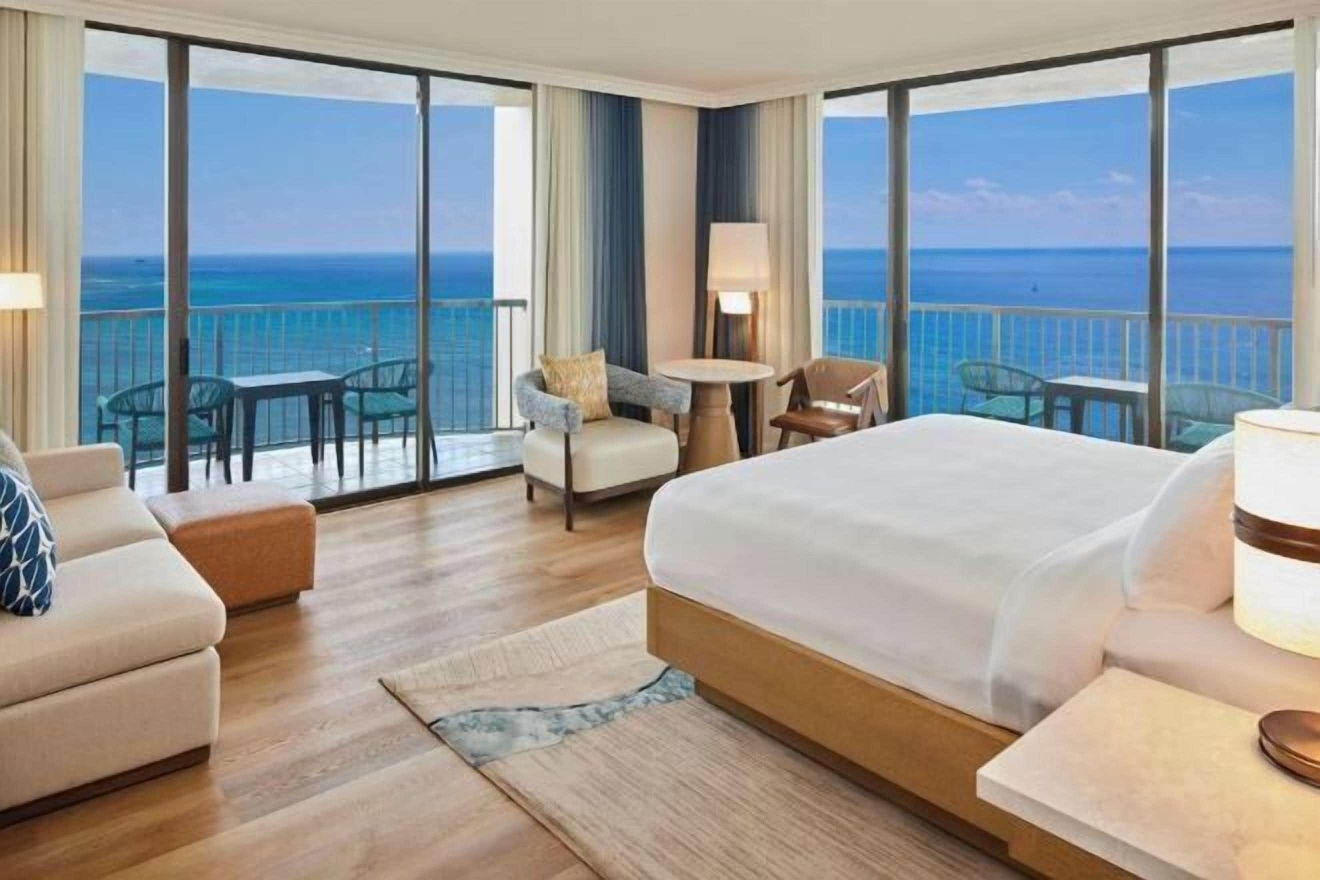 高級寢具、房內夾萬、書桌、手提電腦工作空間