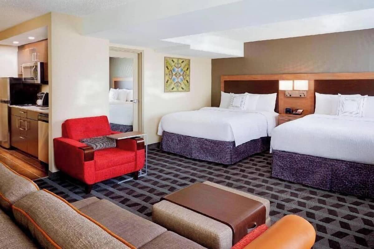 Pillowtop-Betten, Verdunkelungsvorhänge, Bügeleisen/Bügelbrett