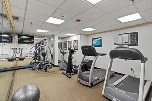 Interior detail - Executive Inn - Fort Lee (Fort Lee)