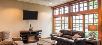 Quality Inn Pittsburgh Airport