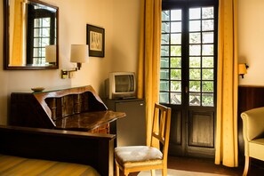 Single Room | Egyptian cotton sheets, premium bedding, minibar, in-room safe