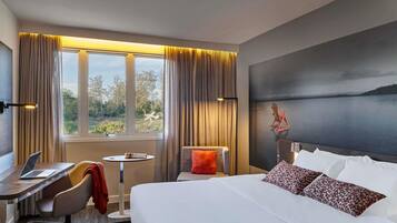 Superior Apartment, 1 King Bed | Minibar, in-room safe, desk, blackout drapes