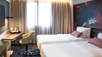 Căn hộ Superior, 2 giường đơn | Minibar, két bảo mật tại phòng, bàn, màn/rèm cản sáng