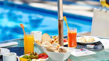 Daily buffet breakfast (BRL 68 per person)