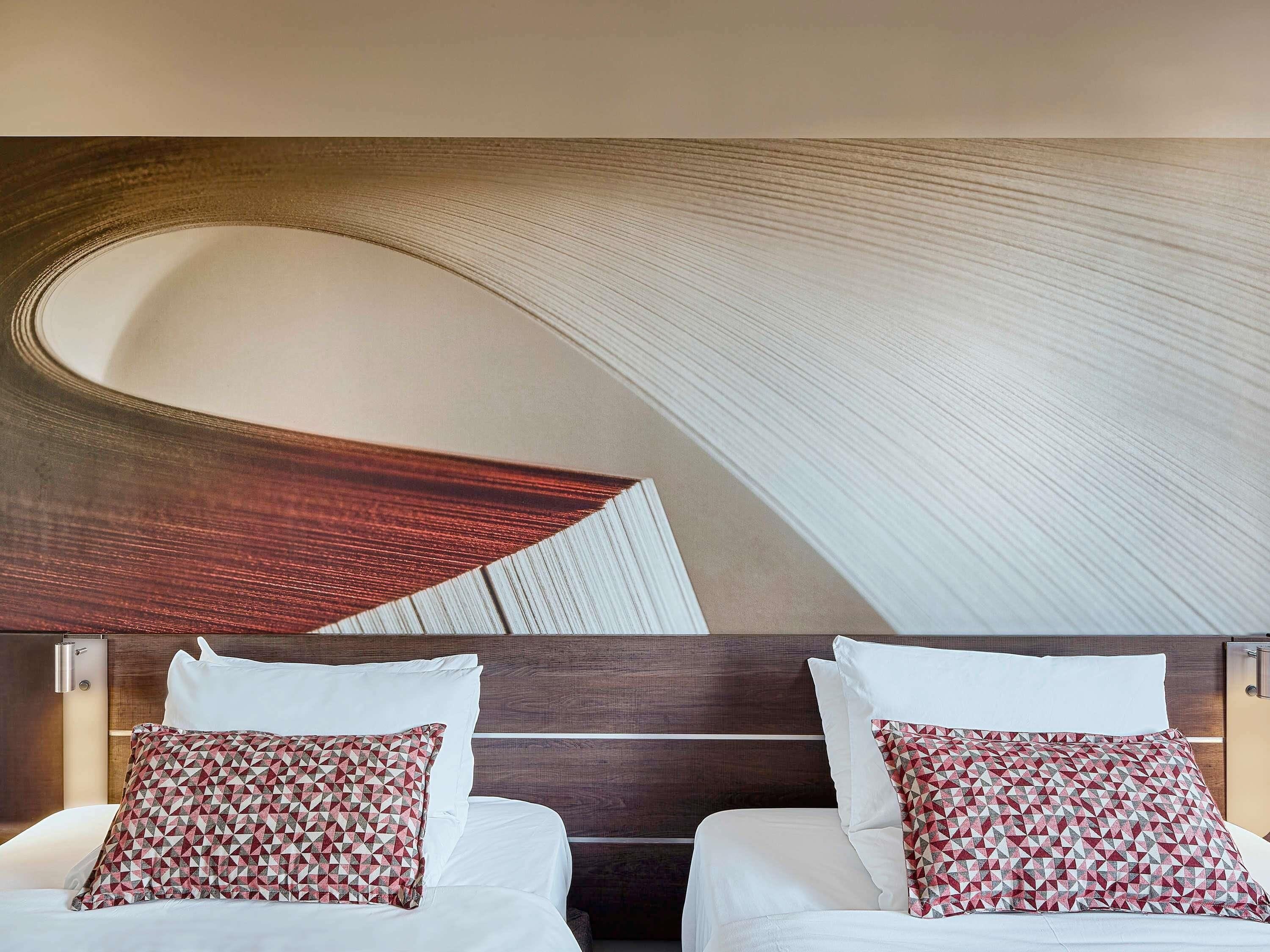 Superior-huoneisto, 2 yhden hengen sänkyä | Minibaari, tallelokero huoneessa, työpöytä, pimennysverhot