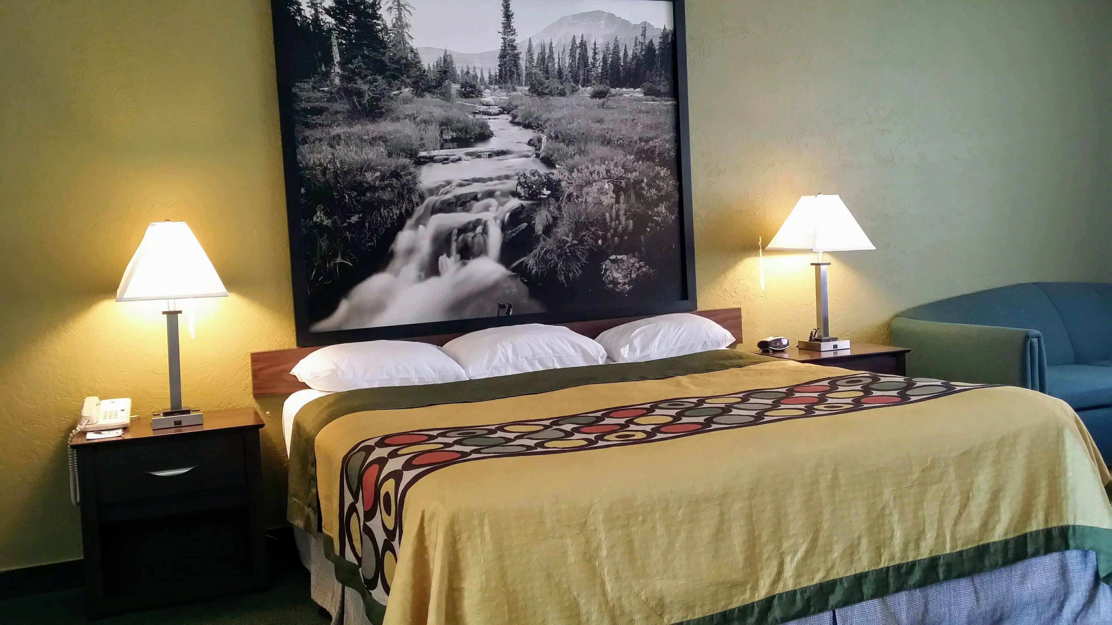 Standard Room, 1 King Bed | Pillowtop beds, in-room safe, desk, blackout drapes