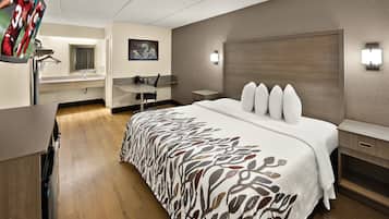 Phòng Superior, 1 giường cỡ king (Smoke Free) | Bàn, khu vực làm việc phù hợp cho laptop, màn/rèm cản sáng