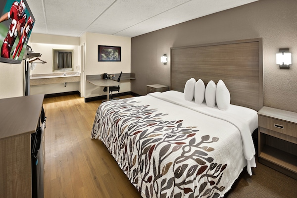 Superior Room, 1 King Bed (Smoke Free) | Desk, laptop workspace, blackout drapes, cribs (free)