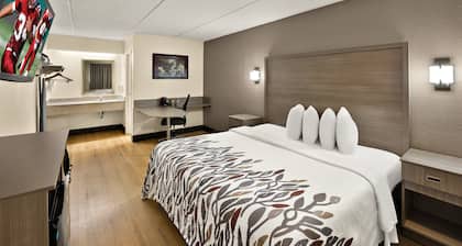 Red Roof Inn Chapel Hill - UNC