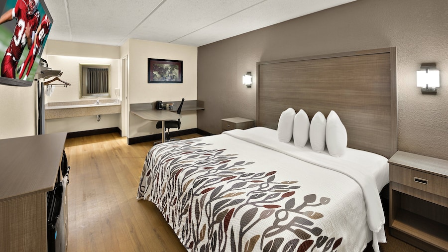 Red Roof Inn Chapel Hill - UNC