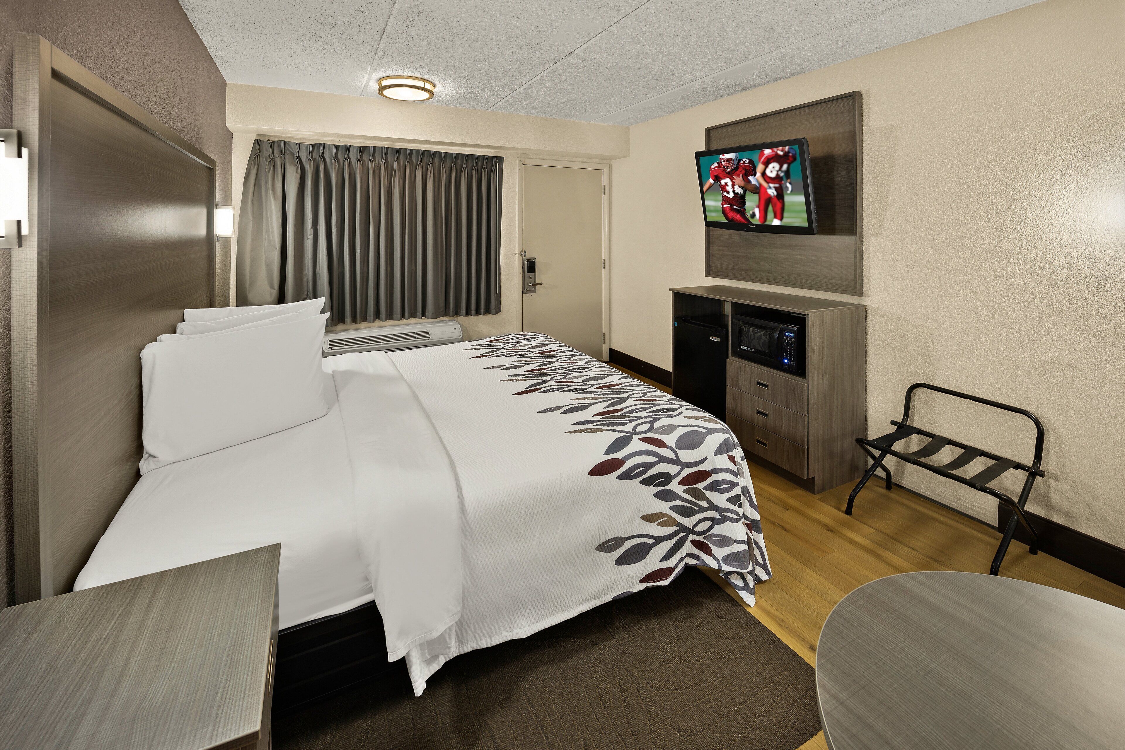 Photo - Red Roof Inn Chapel Hill - UNC