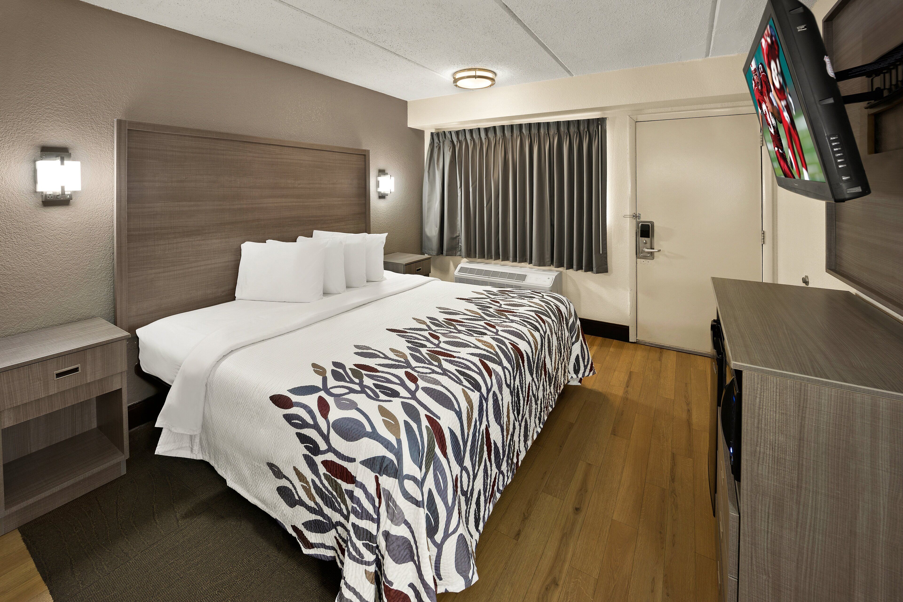 Photo - Red Roof Inn Chapel Hill - UNC