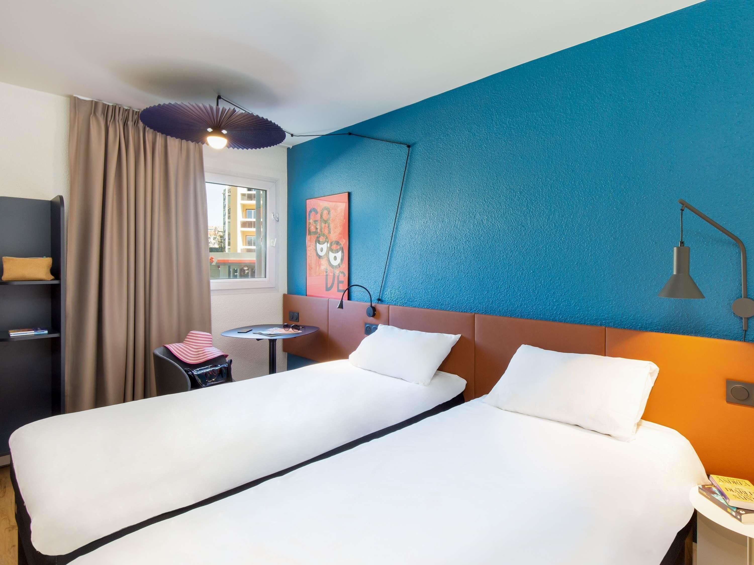 Standard Room, 2 Twin Beds | In-room safe, desk, soundproofing, free WiFi