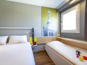 In-room safe, desk, soundproofing, free WiFi