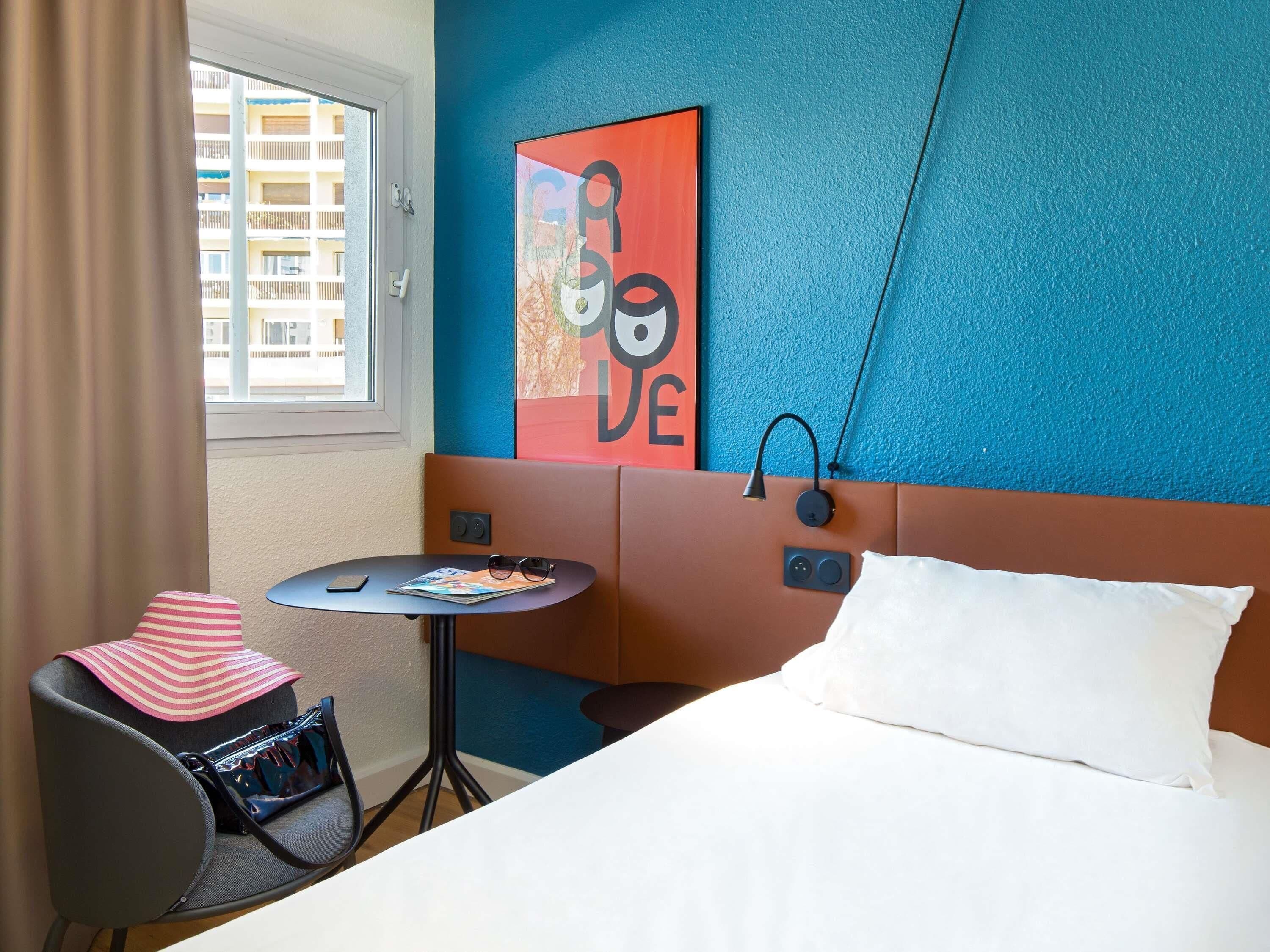In-room safe, desk, soundproofing, free WiFi