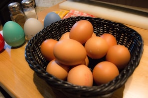 Colazione a buffet, servita tutte le mattine (13.90 EUR a persona)