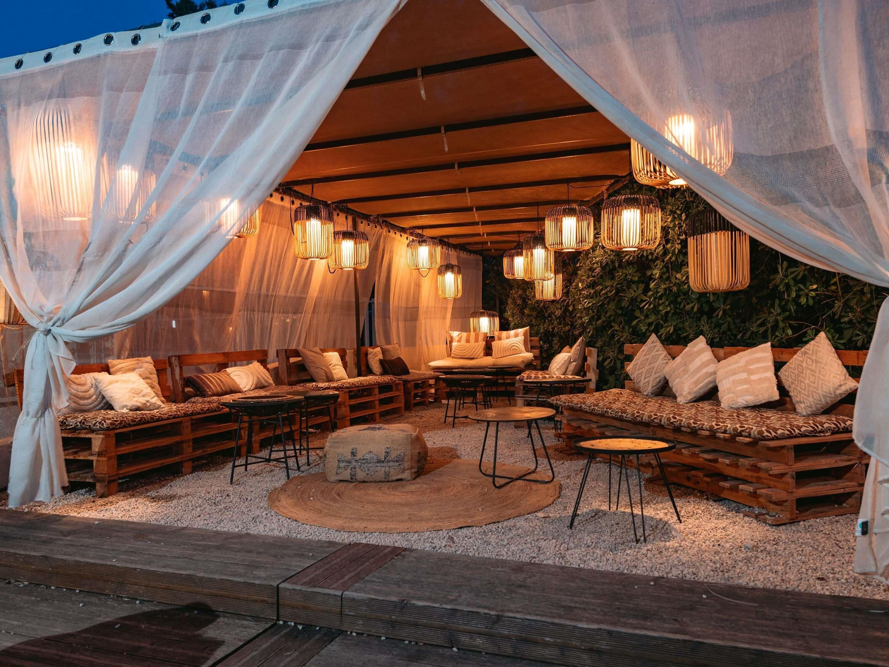 Piscine extérieure (ouverte en saison)