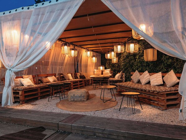 Seasonal outdoor pool