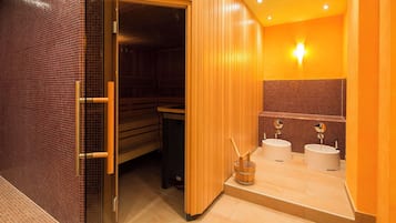 Phòng tắm hơi, massage mô sâu, 2 phòng trị liệu, dịch vụ massage