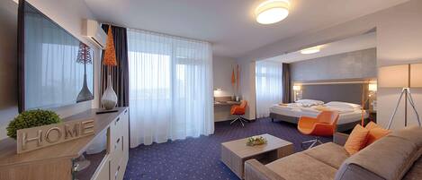 Suíte júnior, 1 cama de casal (Cozy Sitting Corner) | Comodidades do quarto