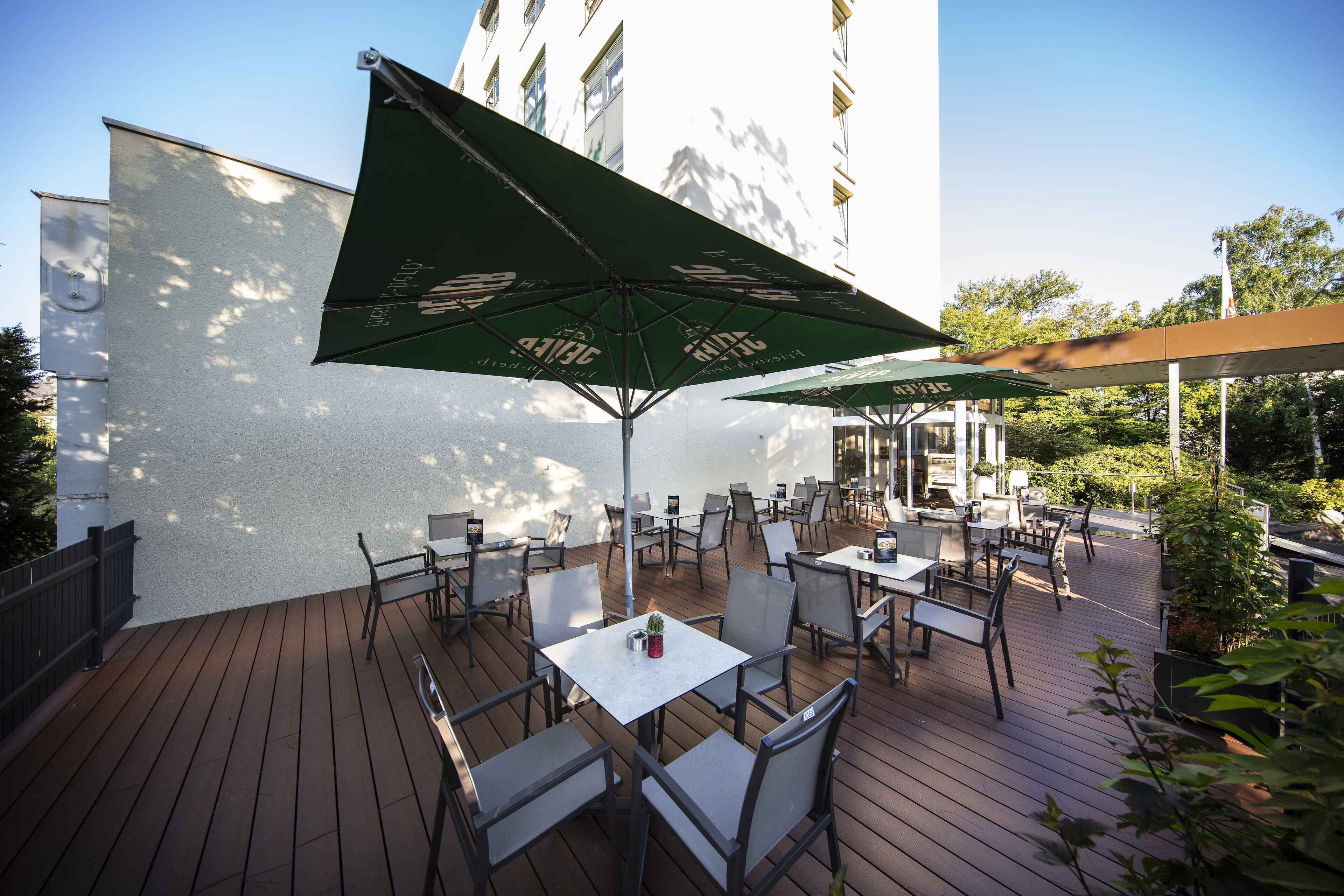 breakfast, lunch and dinner served