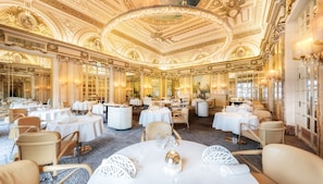 3 restaurants, lunch, dinner served; French cuisine