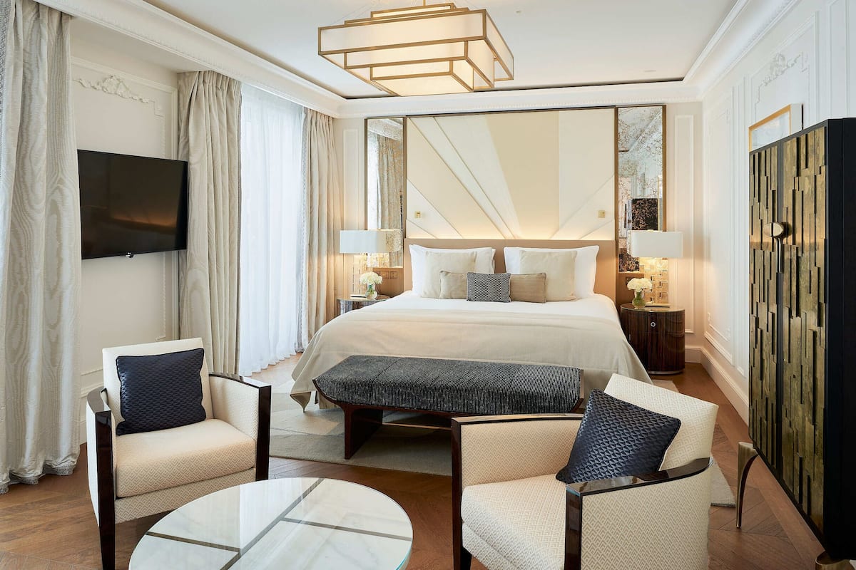 Deluxe Suite 442 - City view