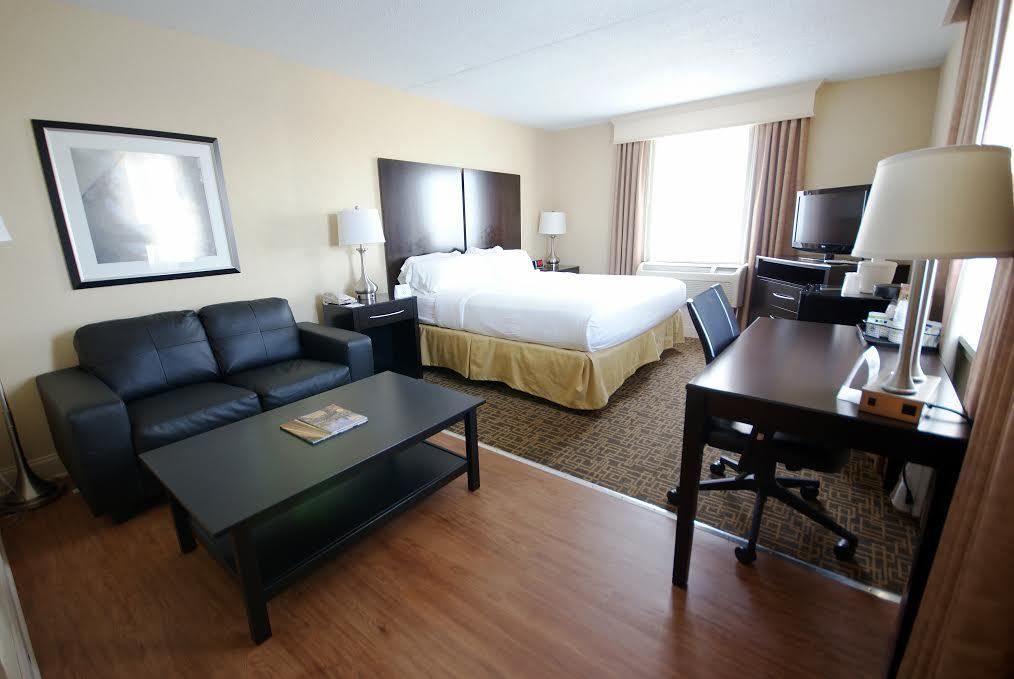 standard room, 1 king bed (extra floor space) | 1 bedroom, in-room safe, desk, blackout curtains