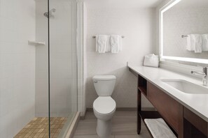 Standard Room, 1 King Bed (Extra Floor Space) | Bathroom