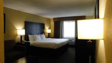 Desk, laptop workspace, iron/ironing board, free WiFi