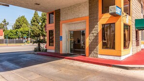 Unclassified image, 4 of 35, button - Rodeway Inn Artesia Cerritos (Artesia)