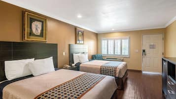 Habitación Deluxe, 2 camas de matrimonio, no fumadores | Colchones con acolchado adicional, escritorio, sistema de insonorización