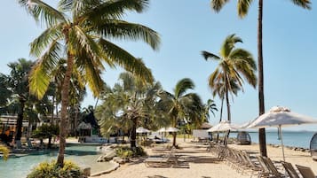 2 piscines extérieures, tentes de plage, parasols de plage