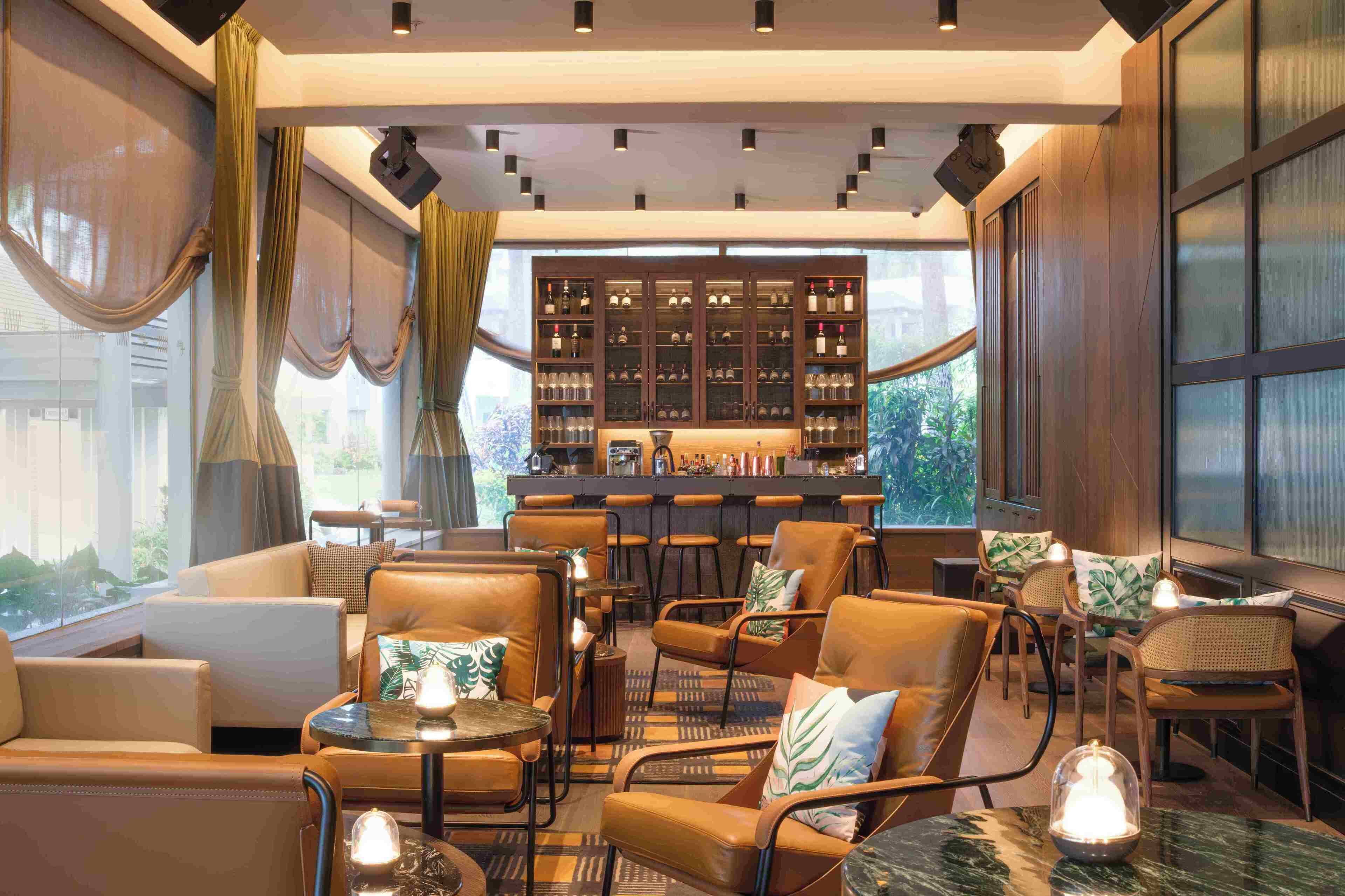 3 bars/lounges, swim-up bar, poolside bar