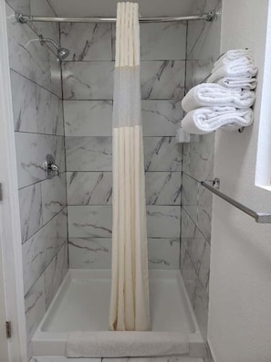 Produtos de toalete grátis, secador de cabelo