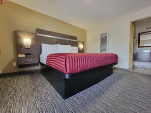 Room, 1 King Bed, Non Smoking | Iron/ironing board, cribs/infant beds, rollaway beds, free WiFi