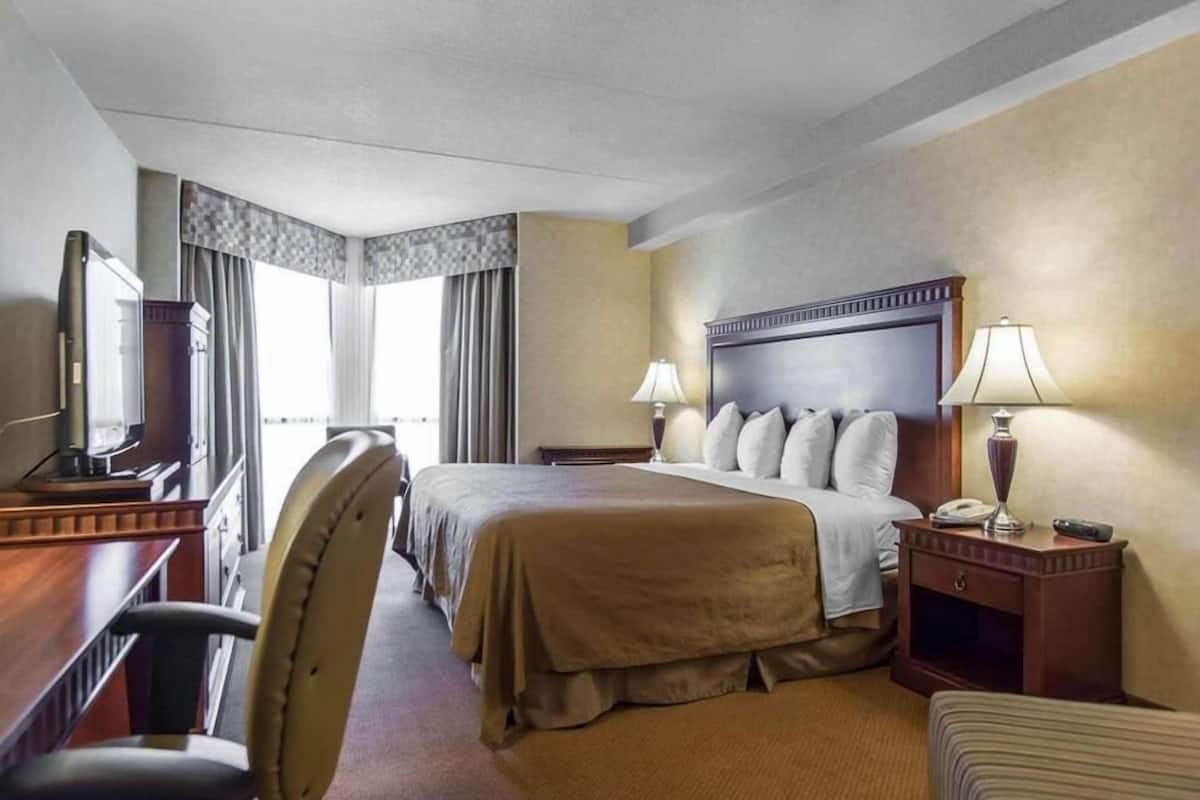 Egyptian cotton sheets, premium bedding, pillow-top beds