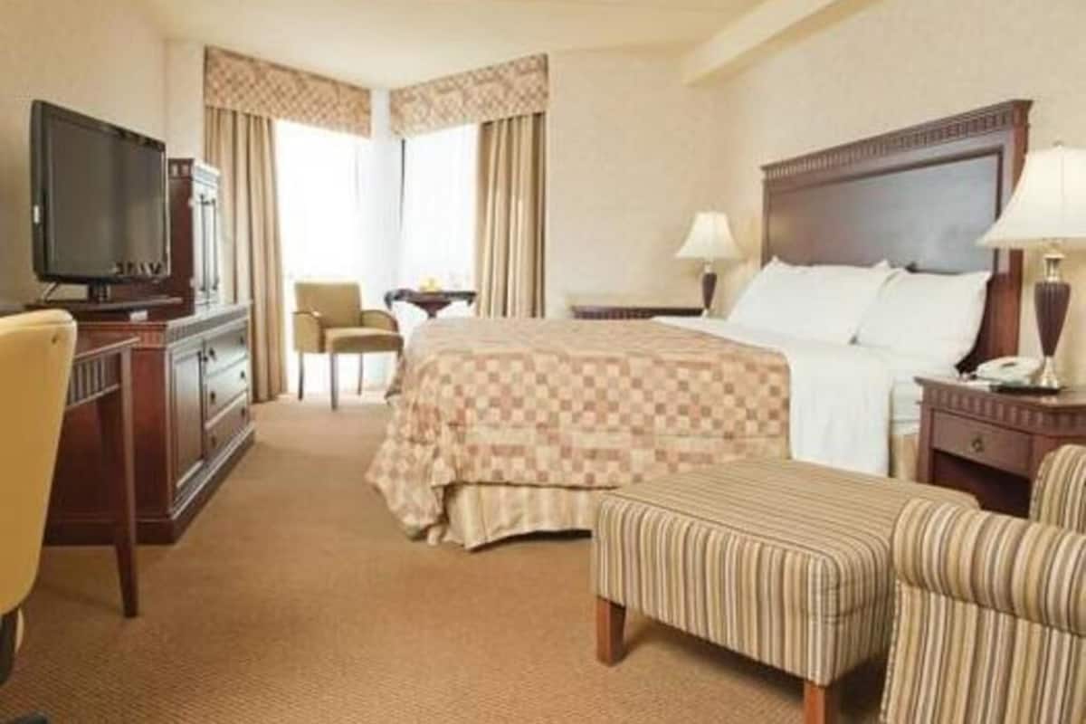 Egyptian cotton sheets, premium bedding, pillow-top beds