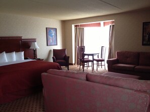Suite, 1 King-Bett, Nichtraucher | Bettwäsche aus ägyptischer Baumwolle, hochwertige Bettwaren