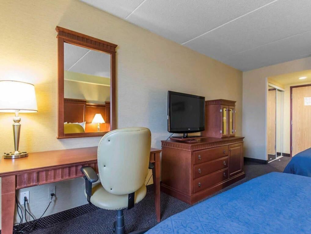 Egyptian cotton sheets, premium bedding, pillow-top beds