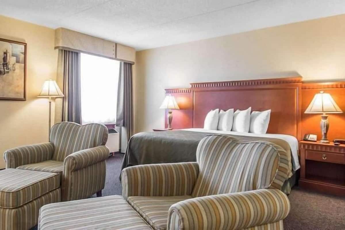 Egyptian cotton sheets, premium bedding, pillow-top beds